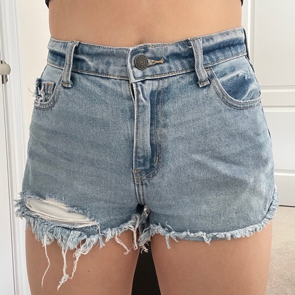 FASHIONNOVA Medium Wash Denim Shorts - Picture 1 of 3